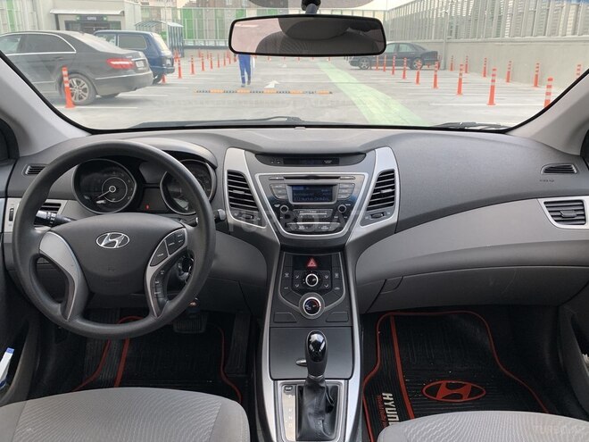 Hyundai Elantra 2015, 92,500 km - 1.8 l - Bakı