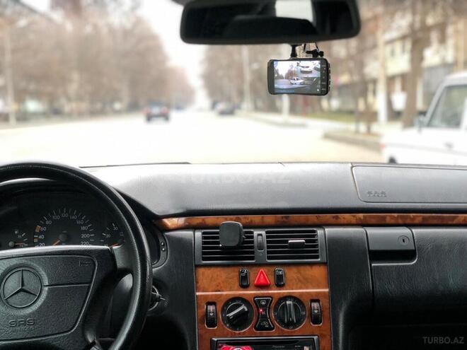 Mercedes E 230 1997, 402,000 km - 2.3 л - Mingəçevir