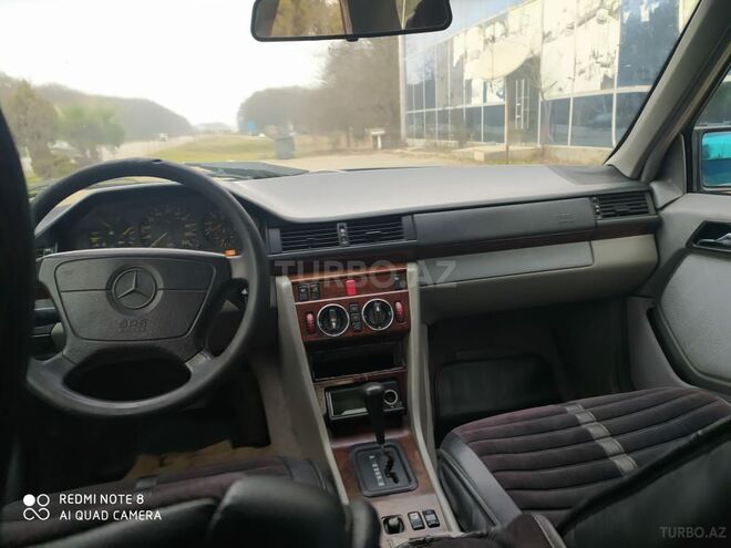 Mercedes E 250 1994, 235,000 km - 2.5 l - Bakı
