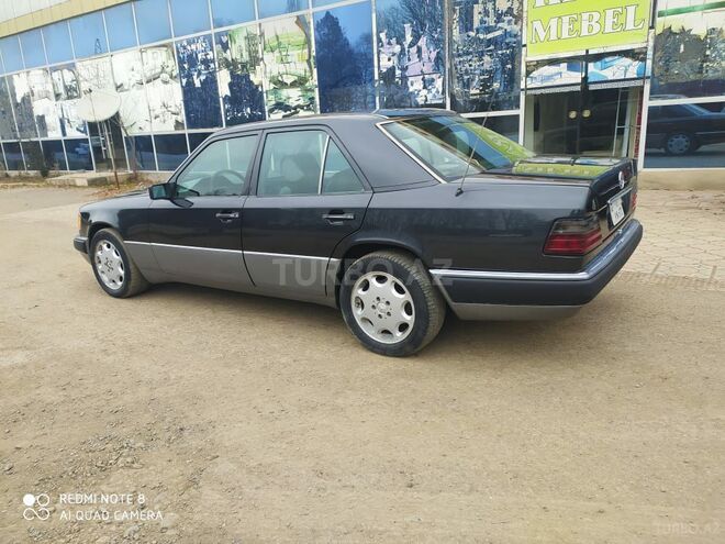 Mercedes E 250 1994, 235,000 km - 2.5 l - Bakı