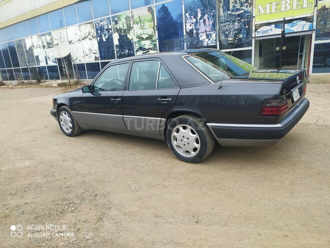 Mercedes E 250 1994, 235,000 km - 2.5 l - Bakı