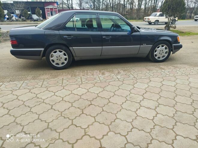 Mercedes E 250 1994, 235,000 km - 2.5 l - Bakı