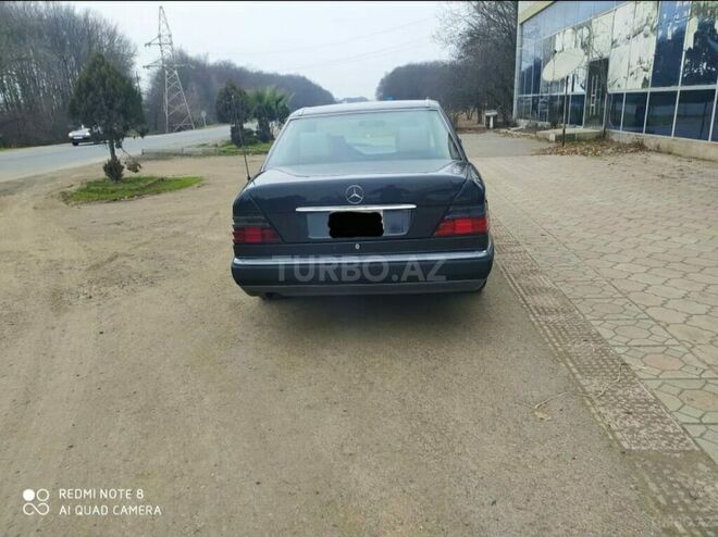 Mercedes E 250 1994, 235,000 km - 2.5 l - Bakı