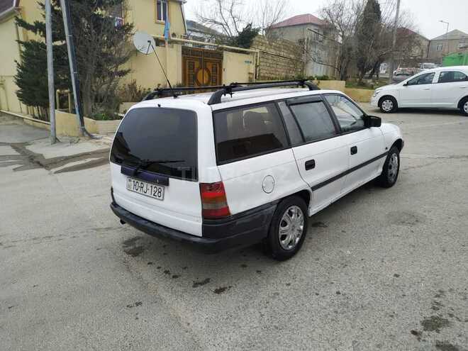 Opel Astra 1993, 158,200 km - 1.4 l - Bakı
