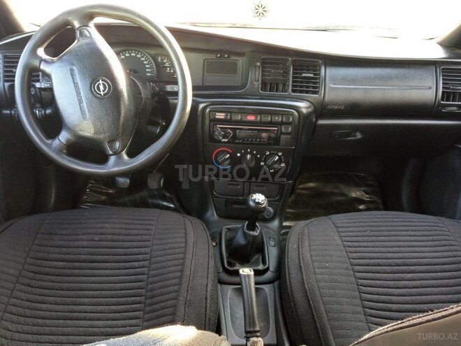 Opel Vectra 1996, 242,000 km - 1.8 l - Sumqayıt