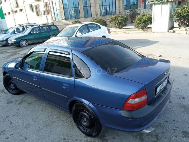Opel Vectra 1996, 242,000 km - 1.8 l - Sumqayıt