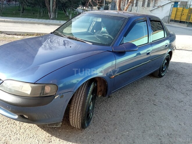 Opel Vectra 1996, 242,000 km - 1.8 l - Sumqayıt