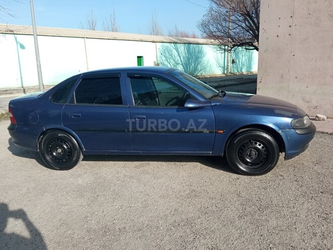 Opel Vectra 1996, 242,000 km - 1.8 l - Sumqayıt