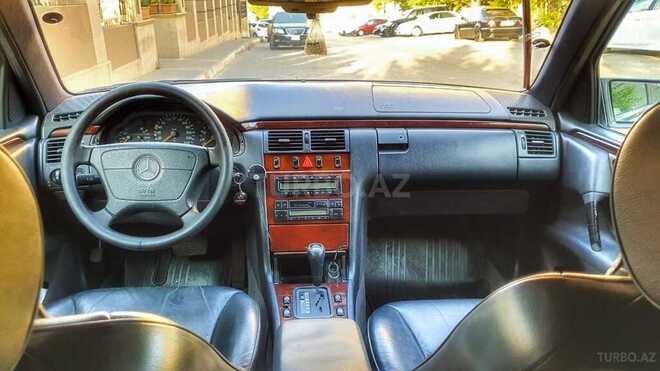 Mercedes E 230 1995, 295,000 km - 2.3 l - Bakı