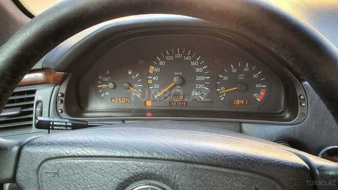 Mercedes E 230 1995, 295,000 km - 2.3 l - Bakı