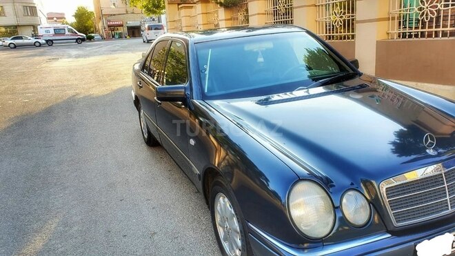 Mercedes E 230 1995, 295,000 km - 2.3 l - Bakı