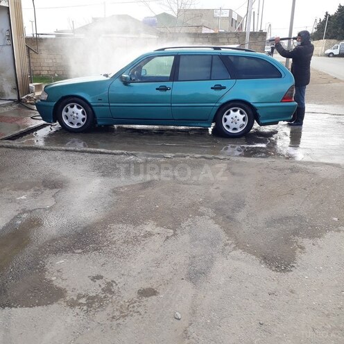 Mercedes C 220 1999, 302,500 km - 2.2 л - Bakı