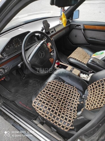 Mercedes E 250 1991, 499,199 km - 2.5 л - Bakı