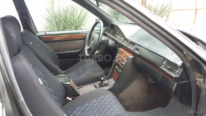 Mercedes E 200 1991, 3,002 km - 2.0 l - Bakı