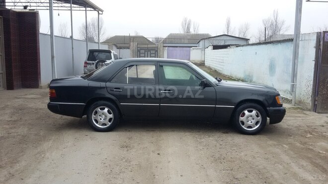 Mercedes E 200 1991, 3,002 km - 2.0 l - Bakı