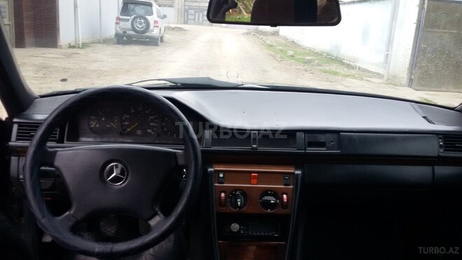 Mercedes E 200 1991, 3,002 km - 2.0 l - Bakı