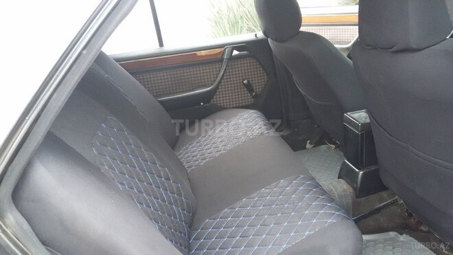 Mercedes E 200 1991, 3,002 km - 2.0 l - Bakı