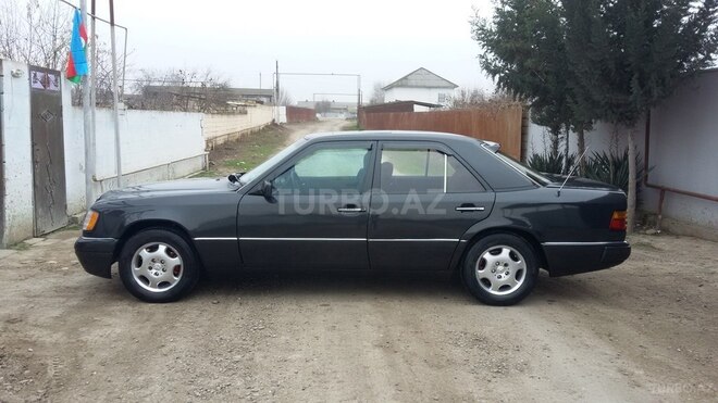 Mercedes E 200 1991, 3,002 km - 2.0 l - Bakı