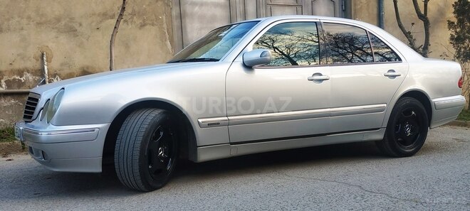 Mercedes E 240 2000, 274,500 km - 2.4 l - Bakı