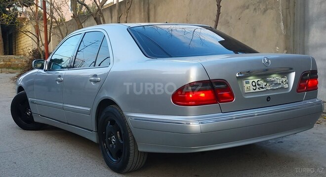Mercedes E 240 2000, 274,500 km - 2.4 l - Bakı