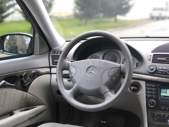 Mercedes E 240 2002, 295,000 km - 3.2 l - Bakı