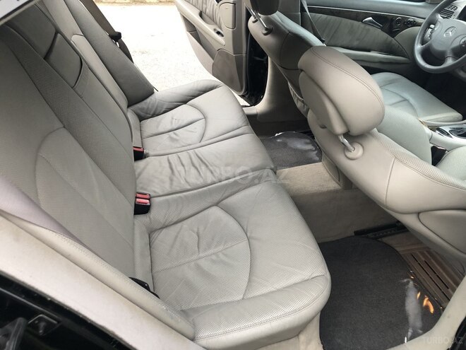 Mercedes E 240 2002, 295,000 km - 3.2 l - Bakı