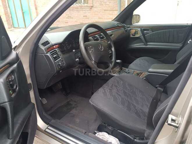 Mercedes E 200 1997, 330,000 km - 2.0 l - Gəncə