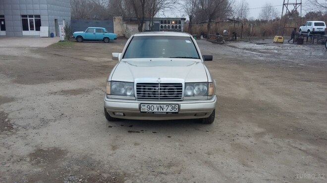 Mercedes E 250 1989, 300,648 km - 2.5 l - Bakı