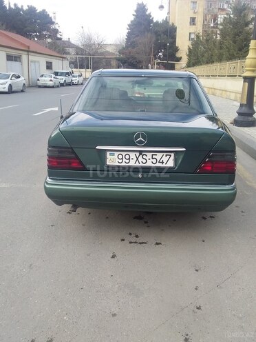 Mercedes E 220 1994, 250,000 km - 2.2 l - Bakı