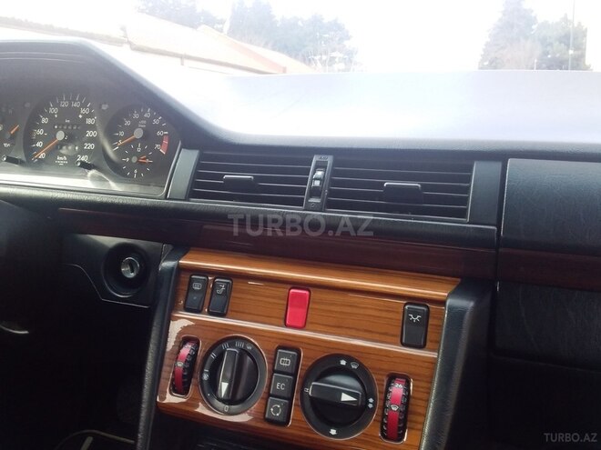 Mercedes E 220 1994, 250,000 km - 2.2 l - Bakı