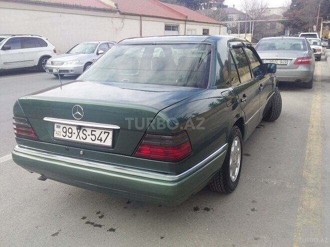 Mercedes E 220 1994, 250,000 km - 2.2 l - Bakı