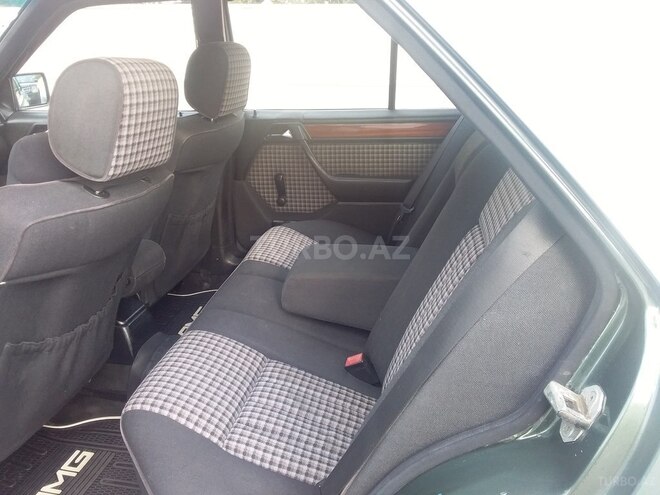 Mercedes E 220 1994, 250,000 km - 2.2 l - Bakı