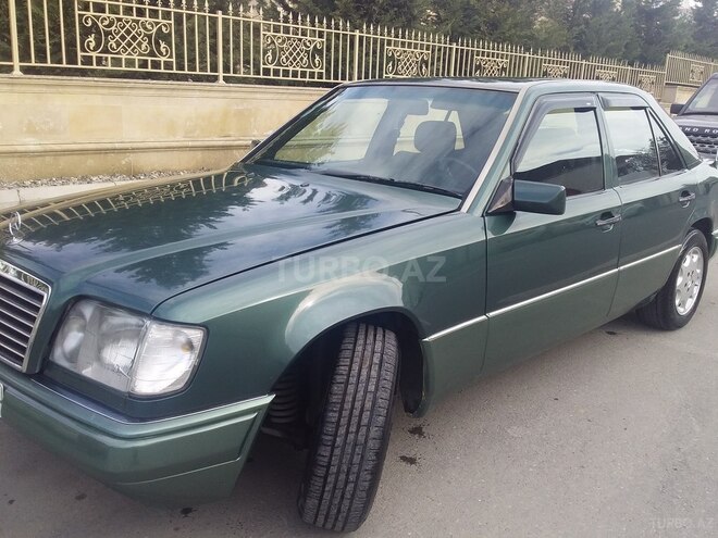 Mercedes E 220 1994, 250,000 km - 2.2 l - Bakı