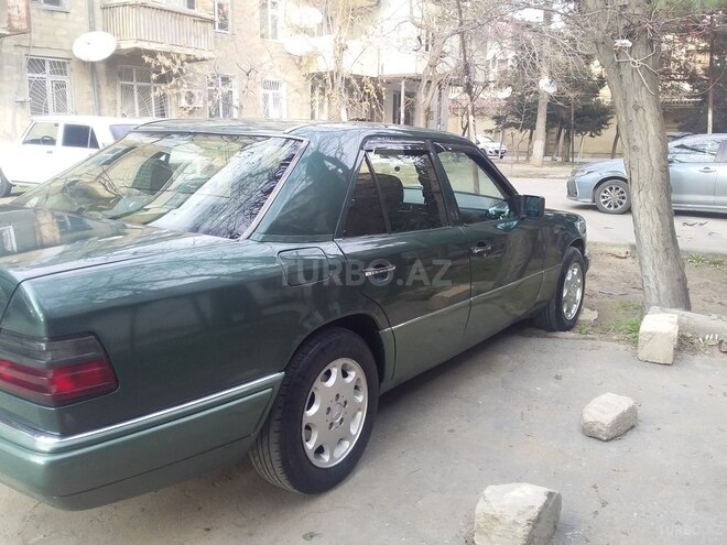 Mercedes E 220 1994, 250,000 km - 2.2 l - Bakı