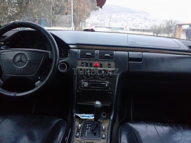 Mercedes E 200 1996, 350,000 km - 2.0 л - Bakı
