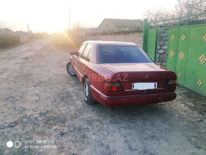 Mercedes E 250 1992, 200,000 km - 2.5 l - Beyləqan