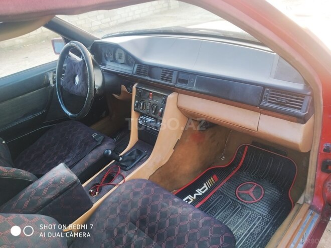 Mercedes E 250 1992, 200,000 km - 2.5 l - Beyləqan