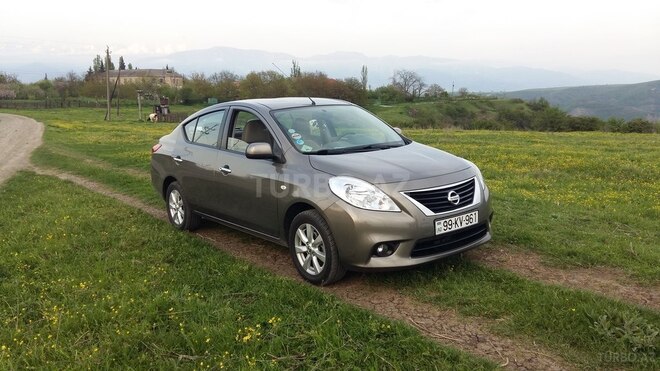 Nissan Sunny 2013, 127,500 km - 1.5 л - Yevlax