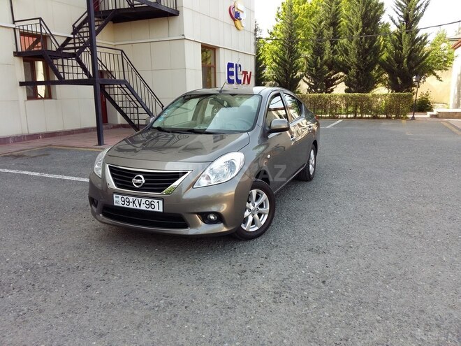 Nissan Sunny 2013, 127,500 km - 1.5 л - Yevlax