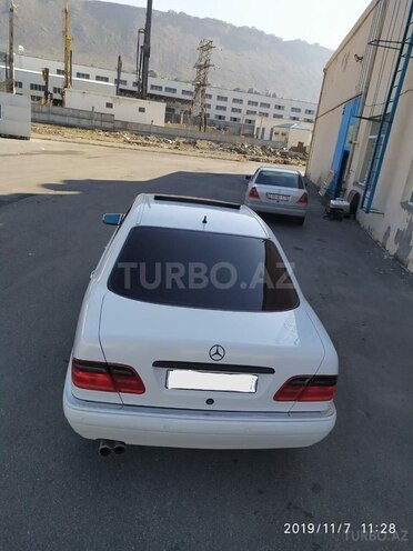 Mercedes E 320 1998, 250,000 km - 3.2 l - Bakı