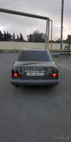 Mercedes E 260 1988, 307,400 km - 2.6 l - Bakı