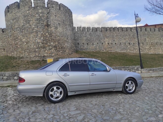 Mercedes E 220 2000, 506,143 km - 2.2 l - Şəki