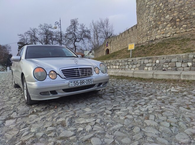 Mercedes E 220 2000, 506,143 km - 2.2 l - Şəki