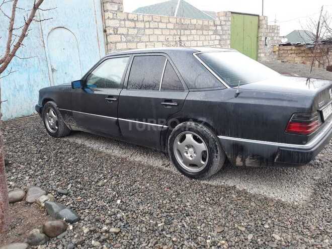 Mercedes E 200 1991, 450,000 km - 2.0 l - Gəncə