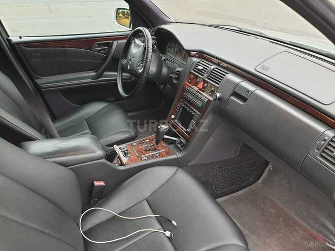 Mercedes E 320 2000, 260,000 km - 3.2 l - Bakı
