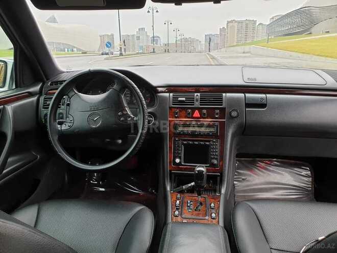 Mercedes E 320 2000, 260,000 km - 3.2 l - Bakı