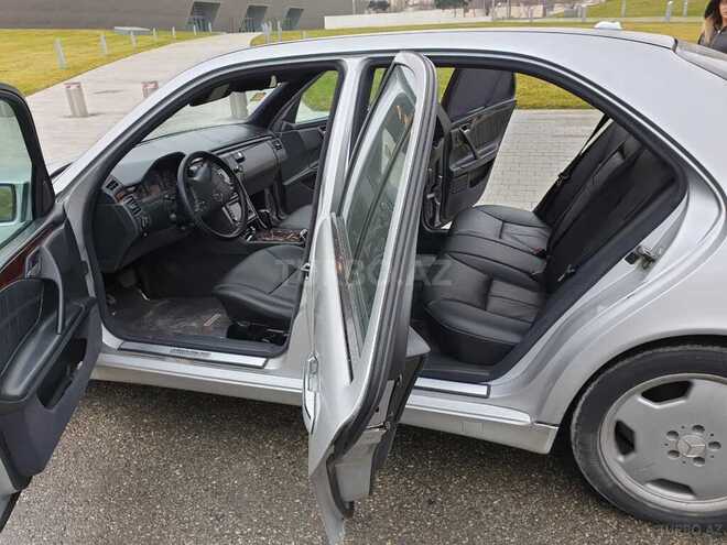 Mercedes E 320 2000, 260,000 km - 3.2 l - Bakı