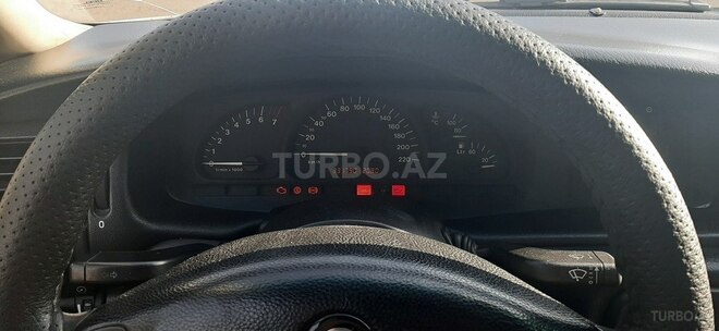 Opel Vectra 1999, 330,000 km - 1.8 l - Gəncə