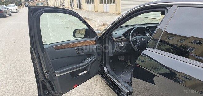 Mercedes E 220 2011, 250,000 km - 2.2 l - Bakı