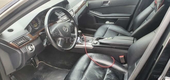 Mercedes E 220 2011, 250,000 km - 2.2 l - Bakı